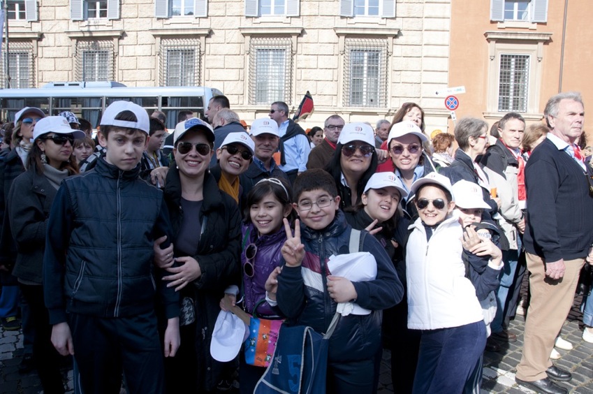 udienza_papa_gallery_istituto_suore_santissima_trinita_www.trinitareiroma.it_2