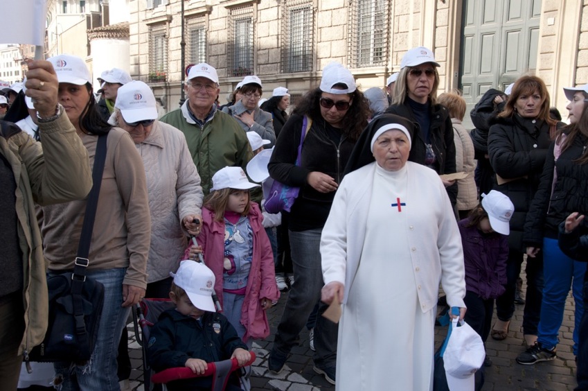 udienza_papa_gallery_istituto_suore_santissima_trinita_www.trinitareiroma.it_3